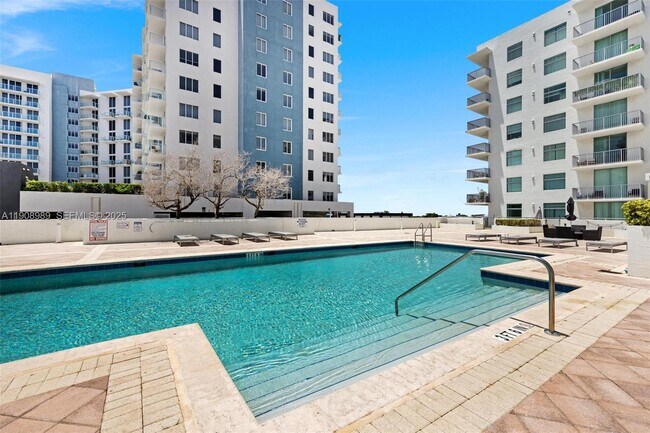 Building Photo - 140 S Dixie Hwy