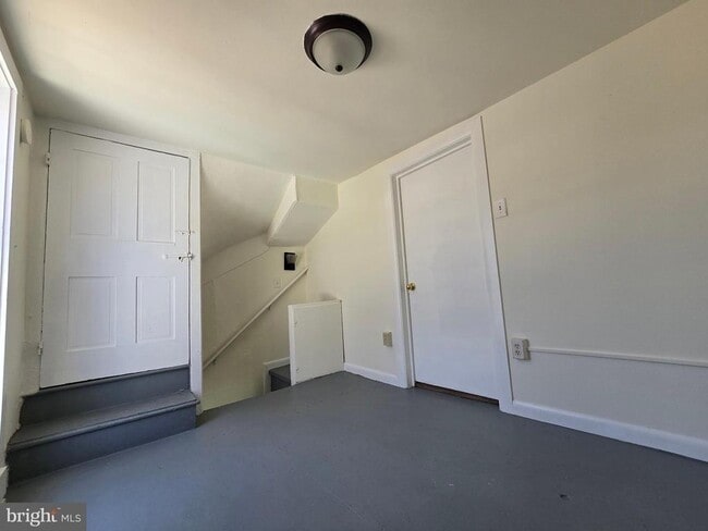 Building Photo - 76 Chestnut St