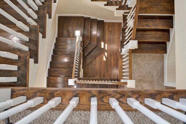 Building Photo - Sprawling Pensacola home close to NAS Pens...