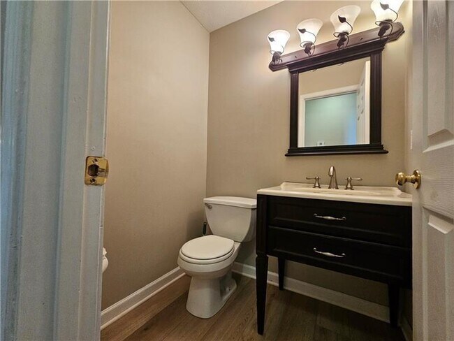 Building Photo - 518 Ten Point Ln