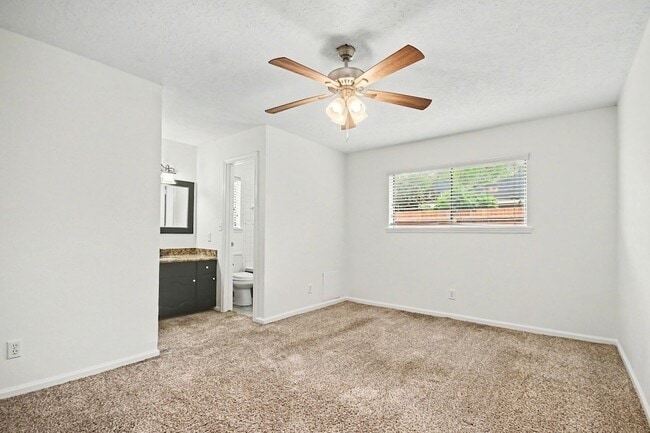 Building Photo - 1227 Mission Dr