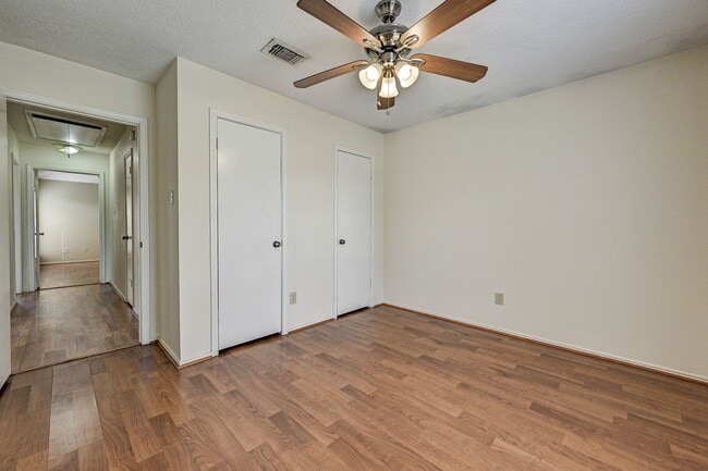 Building Photo - 19803 Lions Gate Ct