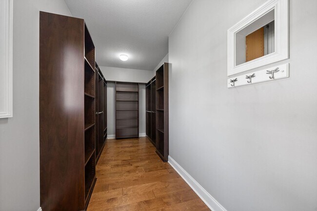 Building Photo - Pet Friendly Four Bedroom off Exit 8!