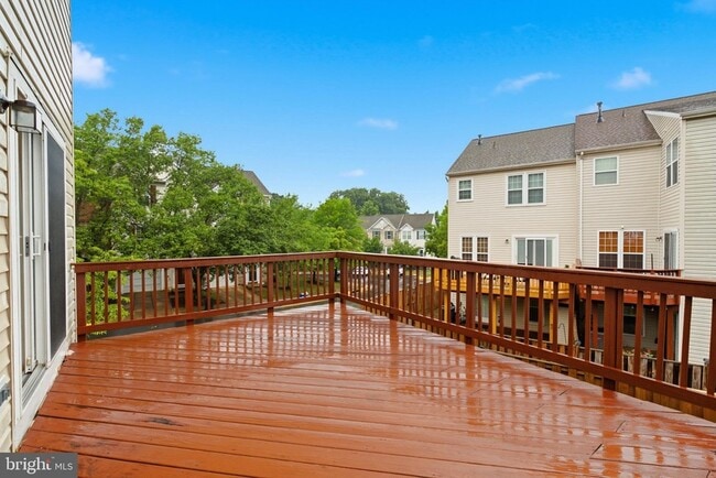 Building Photo - 45570 Trestle Terrace