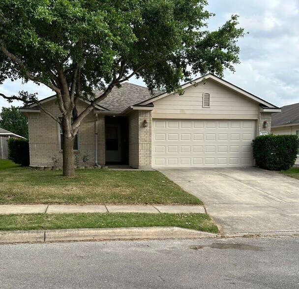 Primary Photo - 213 Brahma Way