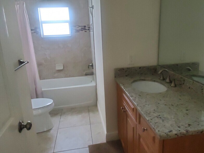 Building Photo - 27740 S Roslin Pl