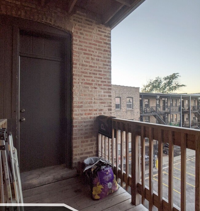 Building Photo - 2651 N Spaulding Ave