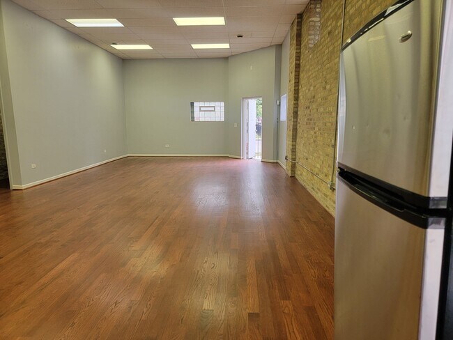 Building Photo - 1341 N Washtenaw Ave