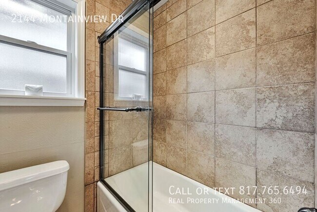 Building Photo - 2144 Mountainview Dr