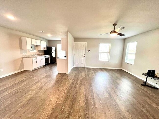 Building Photo - 1403 W Virginia St