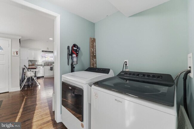 Building Photo - 38 Vine Way