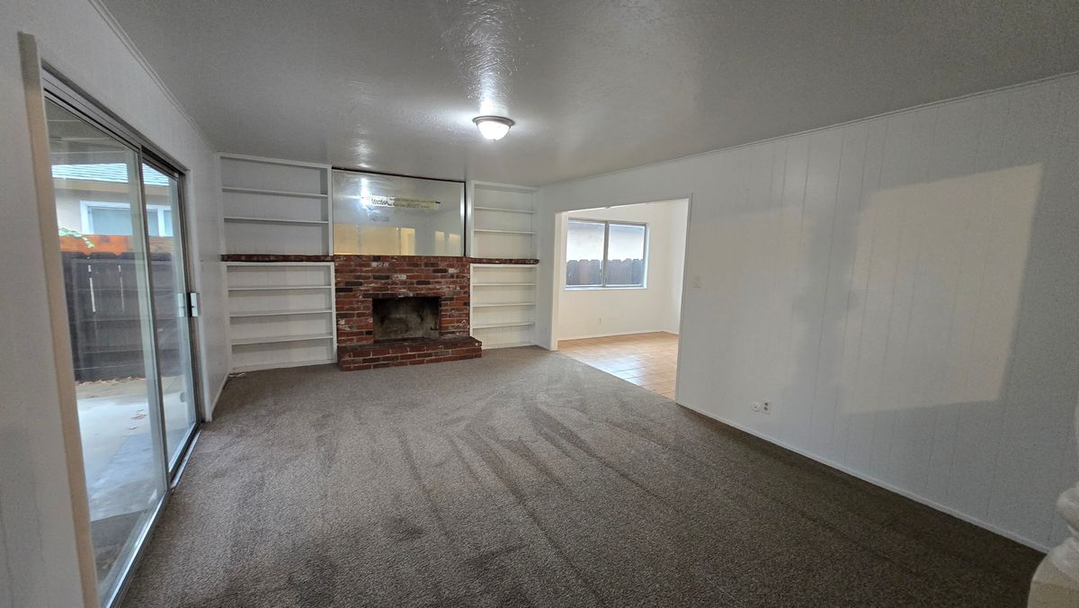 Building Photo - 4184 N Briarwood Ave