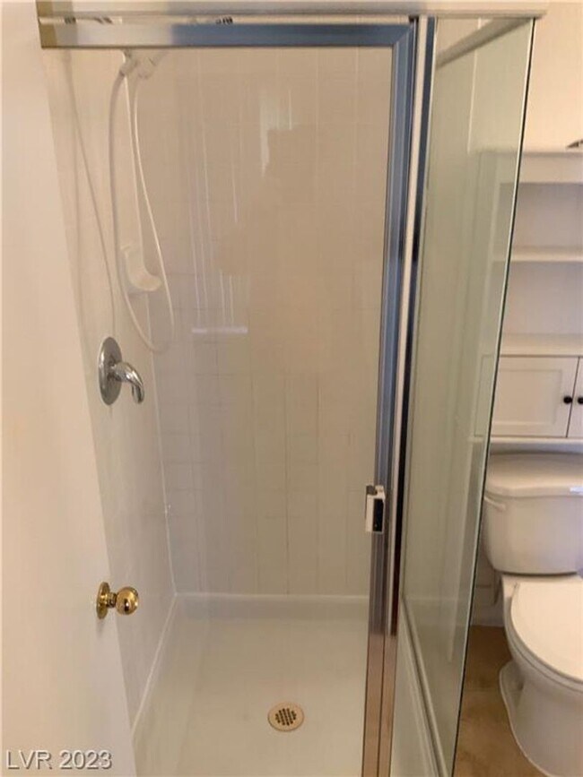 Building Photo - CHARMING SPLIT LEVEL HOME. FEATURING OPEN FAMILY ROOM