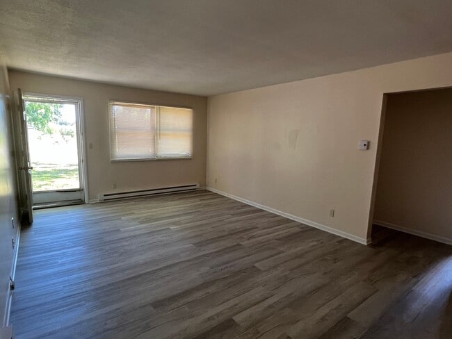 Building Photo - 2264 Welch Dr