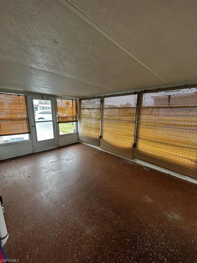 Building Photo - **FIRST MONTHS RENT FREE** 2 Bedroom Mobile home with Spacious yard!