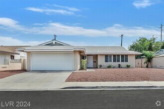 Building Photo - 102 Hollyhock Ln