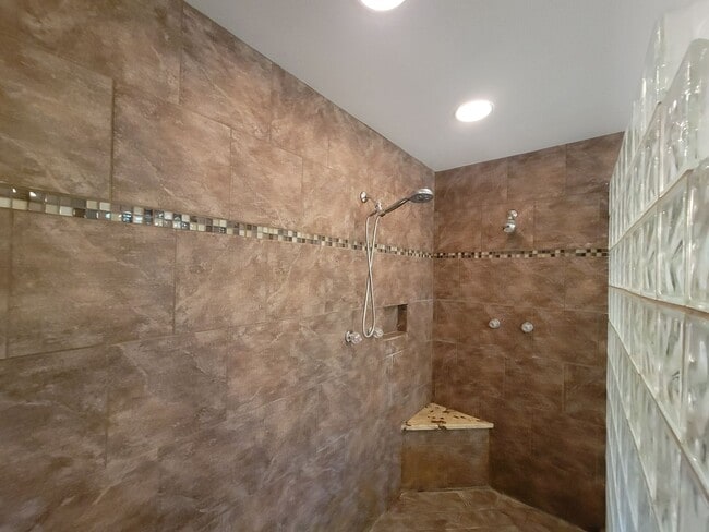 Building Photo - 3 Bedroom, 2 Bathroom single story home by Newport, WA