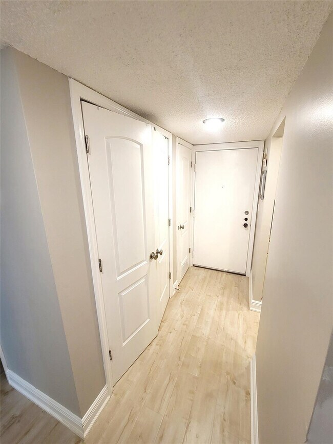 Building Photo - 1009 N Ocean Blvd