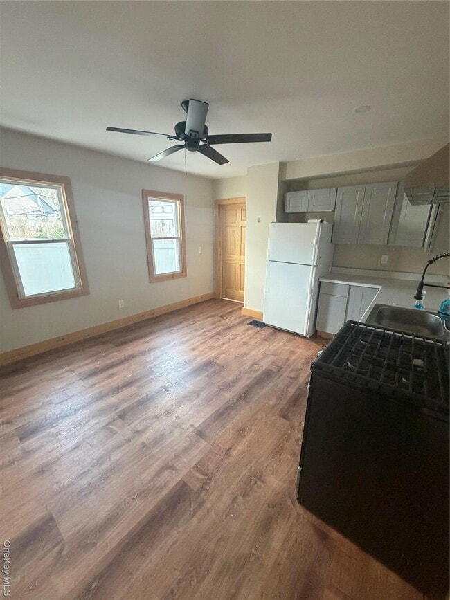 Building Photo - 80 Old Glenham Rd