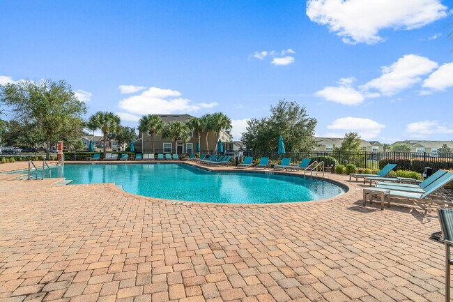 Building Photo - AVAILABLE MAY 10TH 2BD/2.5 BATH TOWNHOME IN THE EXCLUSIVE WYNCHASE COMMUNITY!!