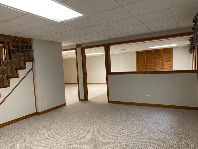 Building Photo - 1360 Hunter Cir