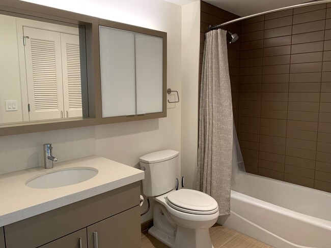Building Photo - High Floor - Corner Unit - Ocean View - The Collection Condominium