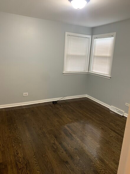 Building Photo - 7918 S Wood St