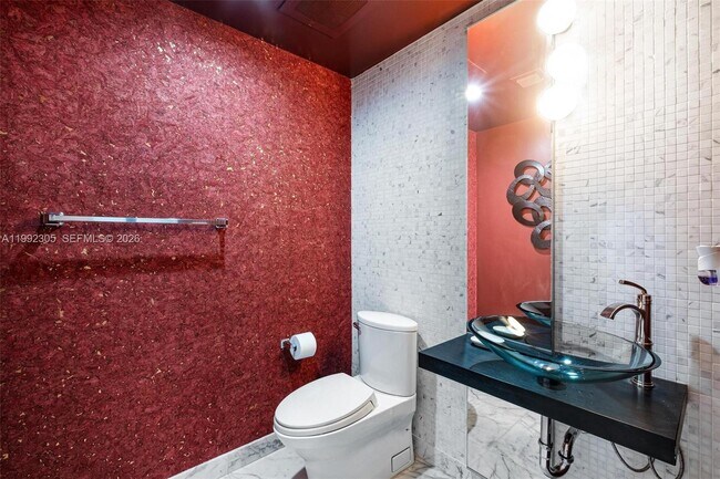 Building Photo - 200 Biscayne Blvd Way