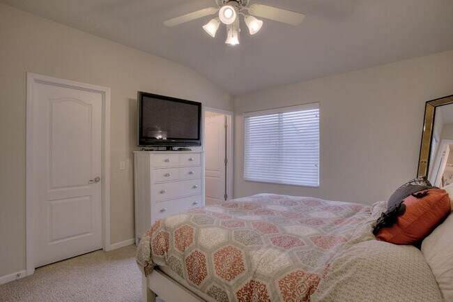 Building Photo - 4613 Springview Dr