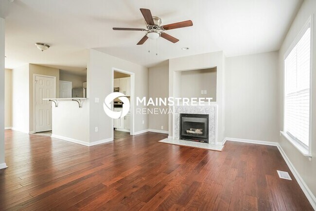 Building Photo - 3 Bedroom Pet-Friendly Home in Raleigh, NC with Main Street Renewal