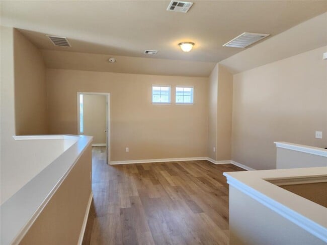 Building Photo - 415 Rhetoric Way