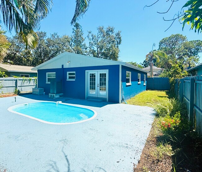 Building Photo - 1735 Michigan Ave NE