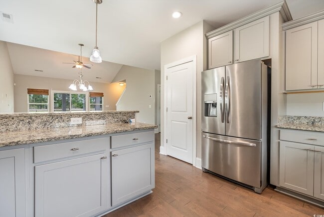 Building Photo - 1621 Palmetto Palm Dr