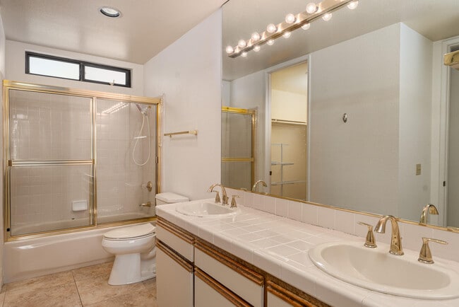 Building Photo - 28916 Isleta Ct
