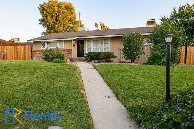 Building Photo - Charming 3bed/2bath Rustic Mid-Century Home