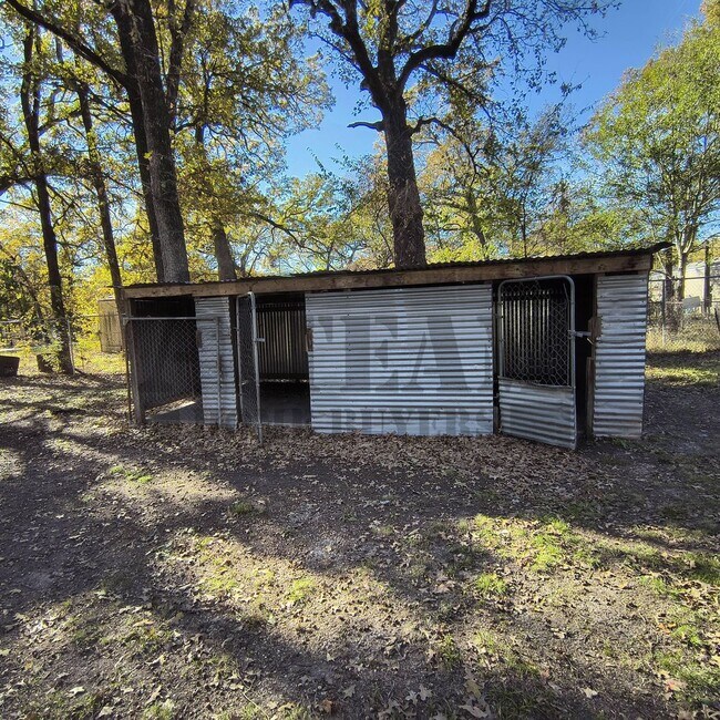 Building Photo - Fully remodeled 4-bedroom, 2-bathroom home
