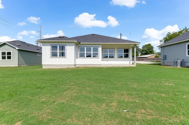 Building Photo - 1255 Pecan Valley Dr