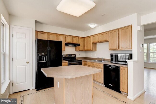Building Photo - 7114 Maiden Point Pl