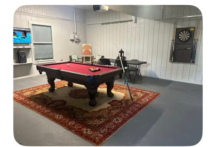 Game Room - 605 E Upas Ave