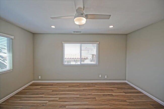 Building Photo - NEWLY REMODELED, SPLIT-LEVEL 3BR2BA DUPLEX...