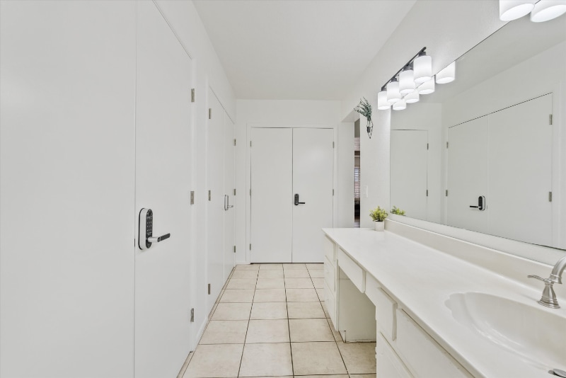 Building Photo - 9632 N 58th Ln