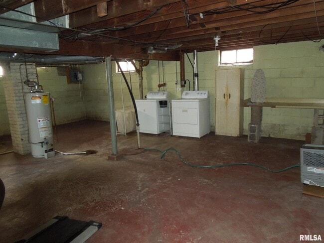 Building Photo - 3157 S 5th St