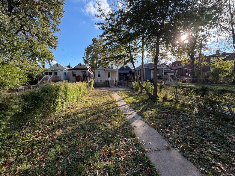 Building Photo - 5331 Arsenal St