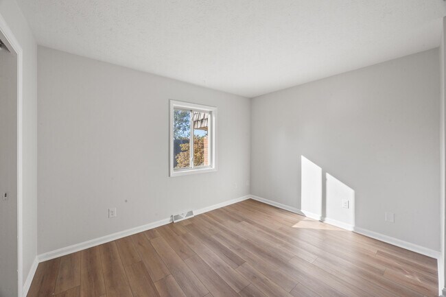 Building Photo - 3368 Montavesta Rd