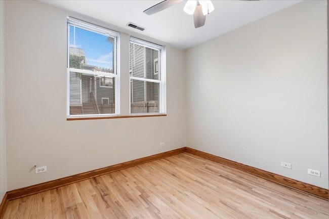 Building Photo - 3339 N Hamilton Ave