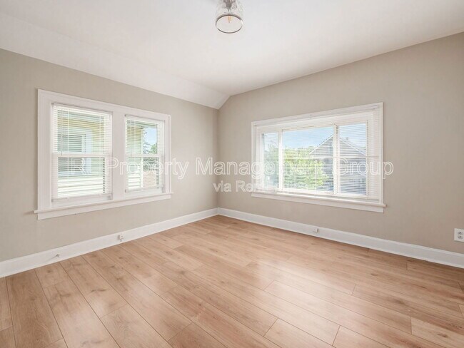 Building Photo - 439 Eldridge Ave