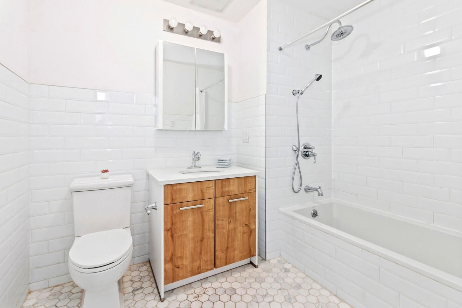 Building Photo - 519 W 45th St