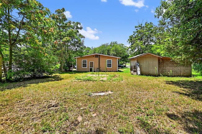 Building Photo - 401 S Contemporary Dr