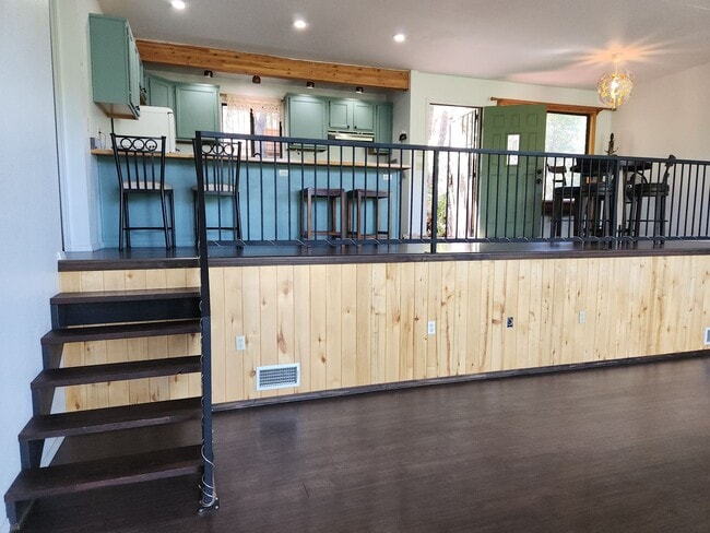 Building Photo - Live in The Pines ~ 2 Bed / 2 Bath for Lease