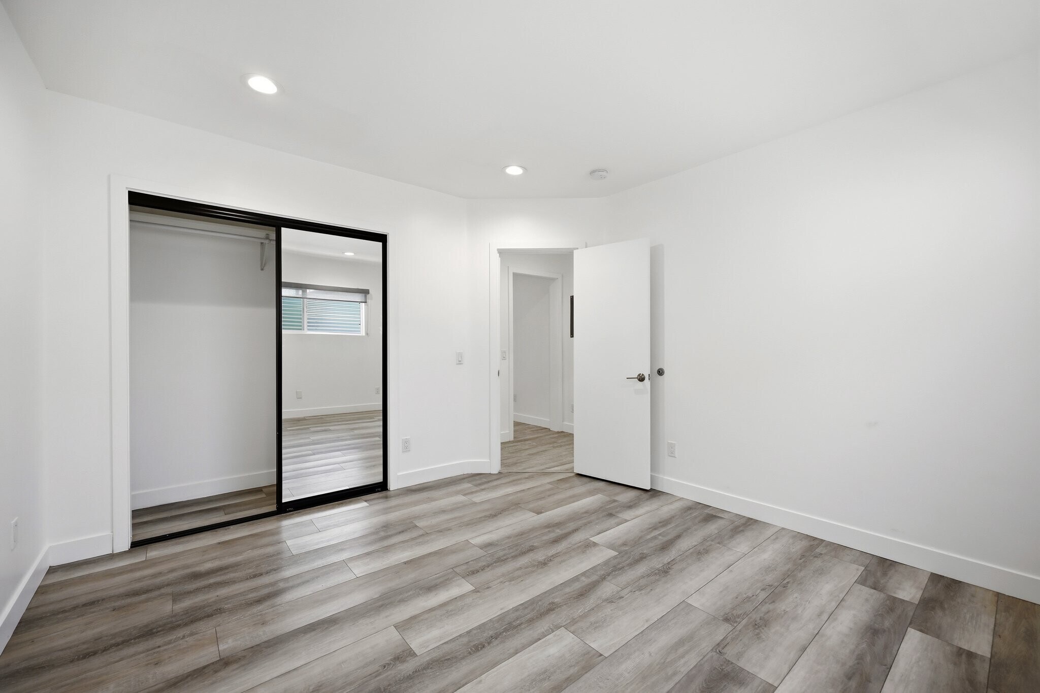 Building Photo - 2561 W Ave 30